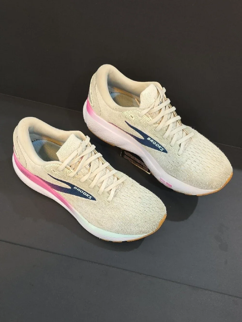 Brooks Ghost 16 Women's Shoes in Beige with Pink and Navy Accents Size 10.5